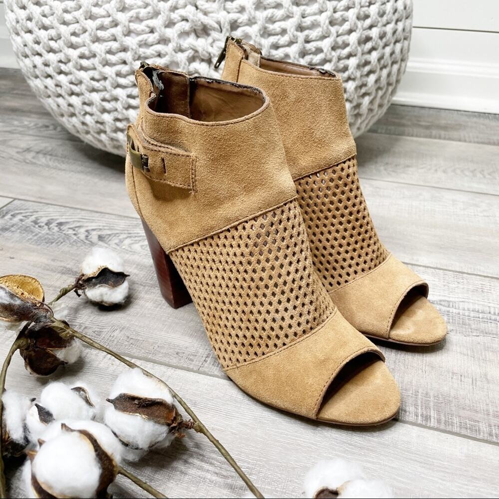 Dolce Vita Marana Perforated Suede Peep Toe Ankle Booties Cafe Brown Size 8M - Picture 4 of 8
